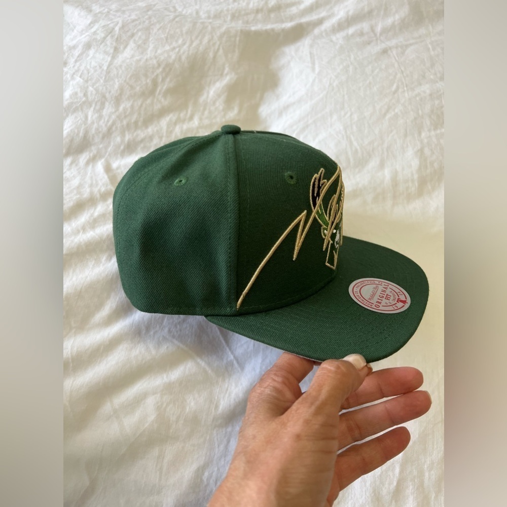 Mitchell & Ness Milwaukee Bucks Shark Bite NBA Snapback Adjustable Hat Cap - Picture 2 of 5